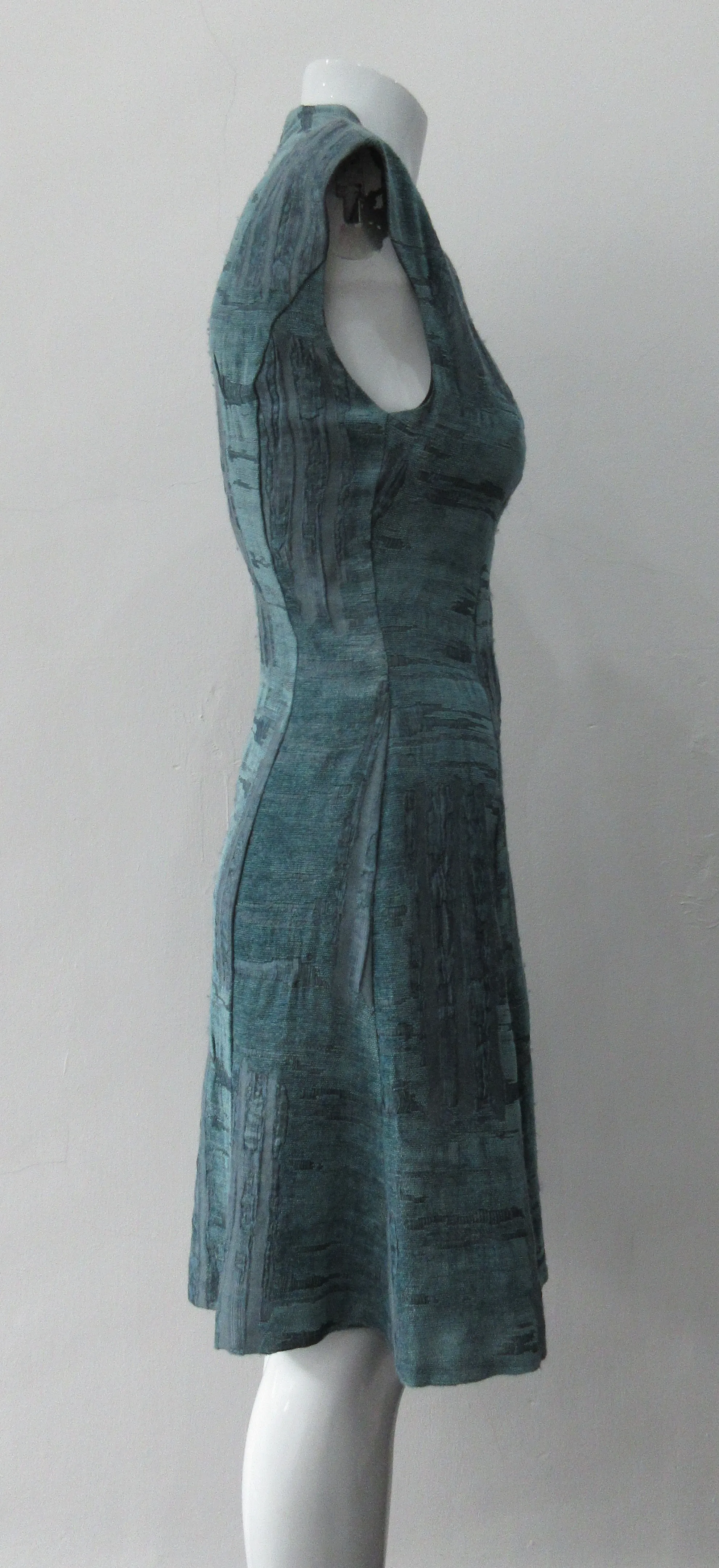 090130 -Round Seam Dress