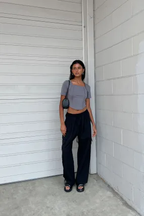 EXPOSED SEAM CROP TOP