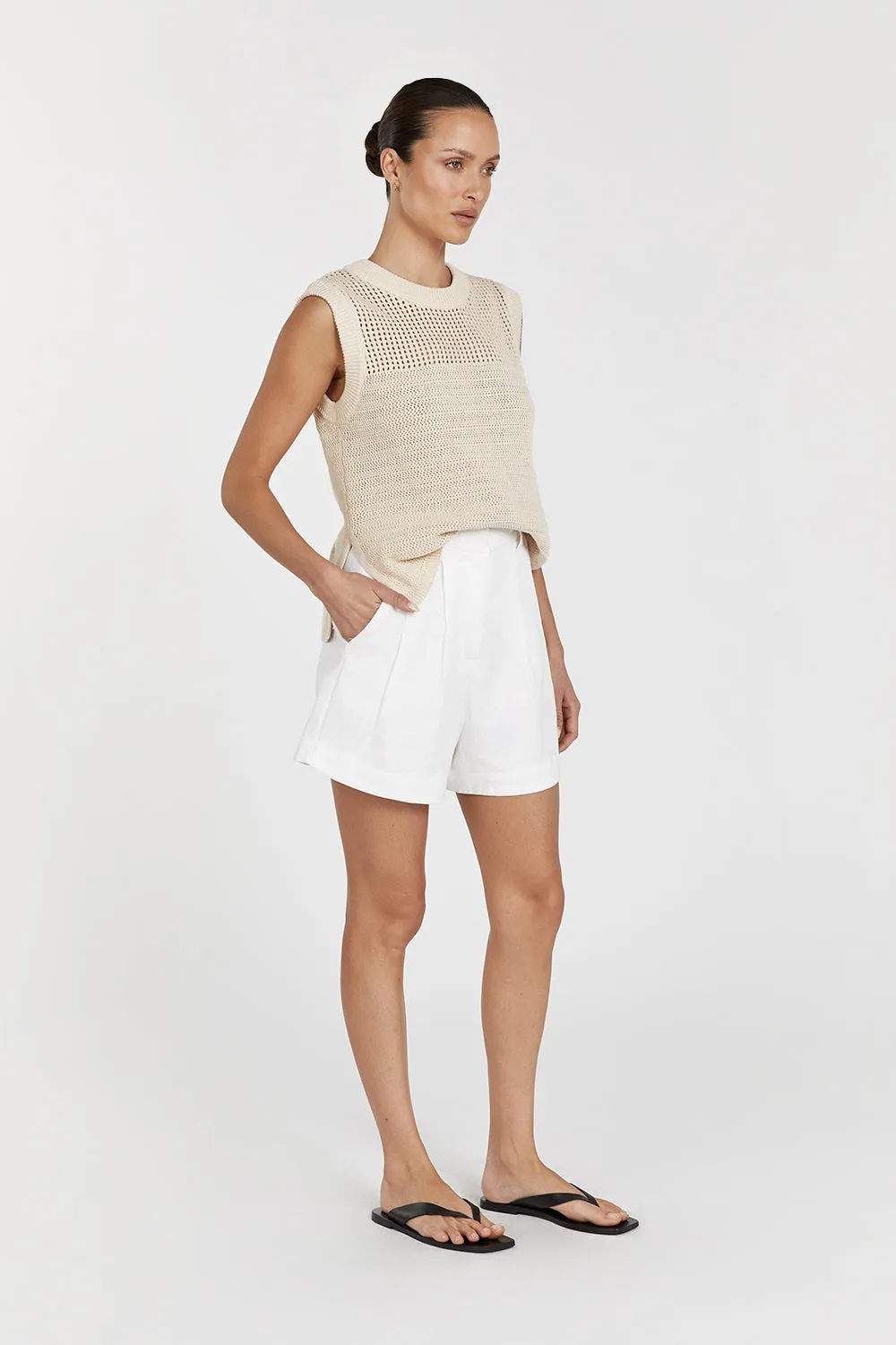 PHOENIX NATURAL SLEEVELESS KNIT TOP