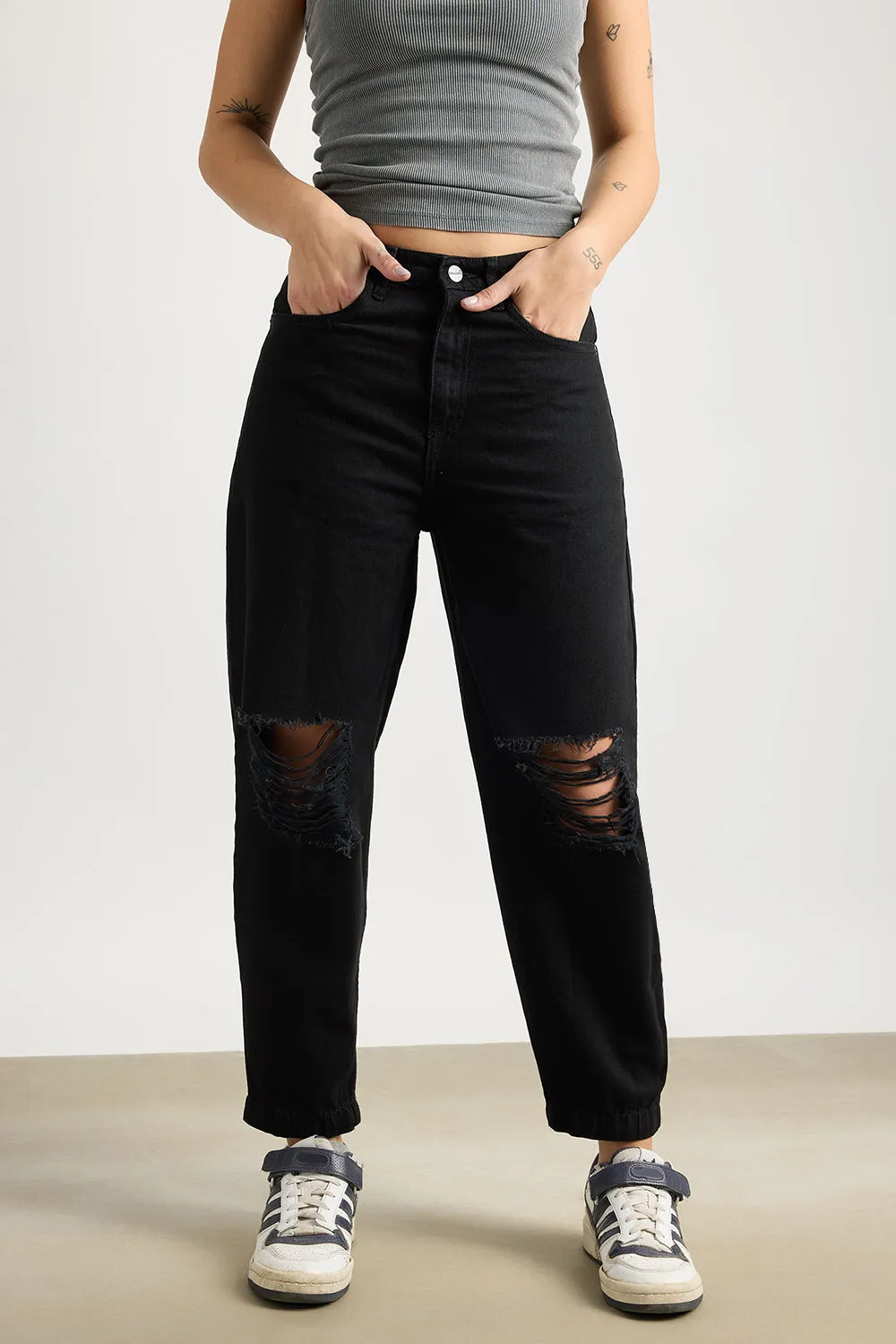 Relaxed Distress Black Jeans