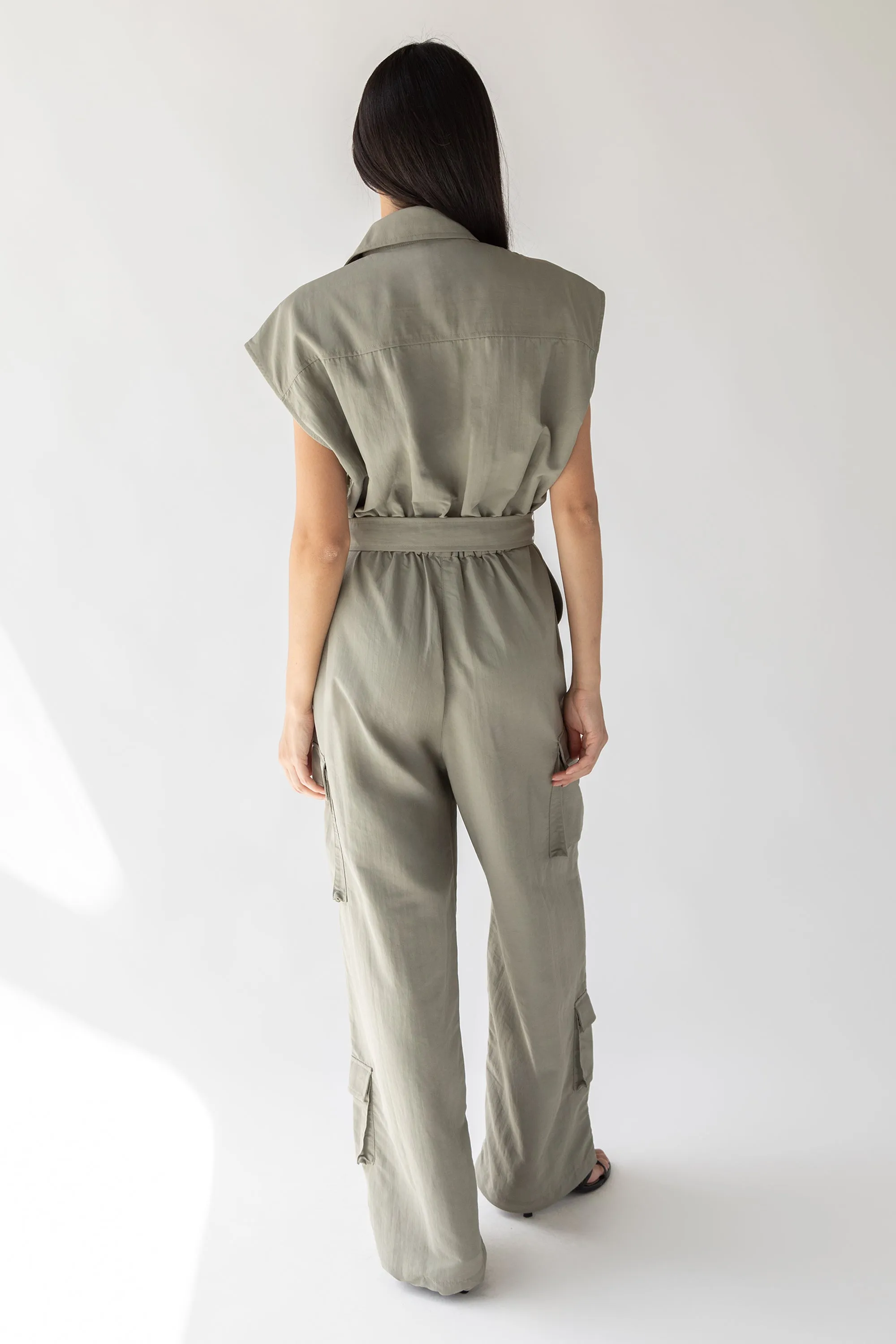 SLEEVELESS CARGO JUMPSUIT